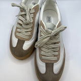 Steven Sneakers with Beige and White Design