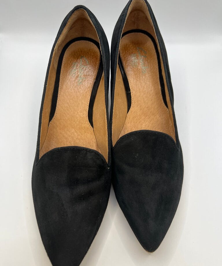 Clarks Black Pointed Toe Heels